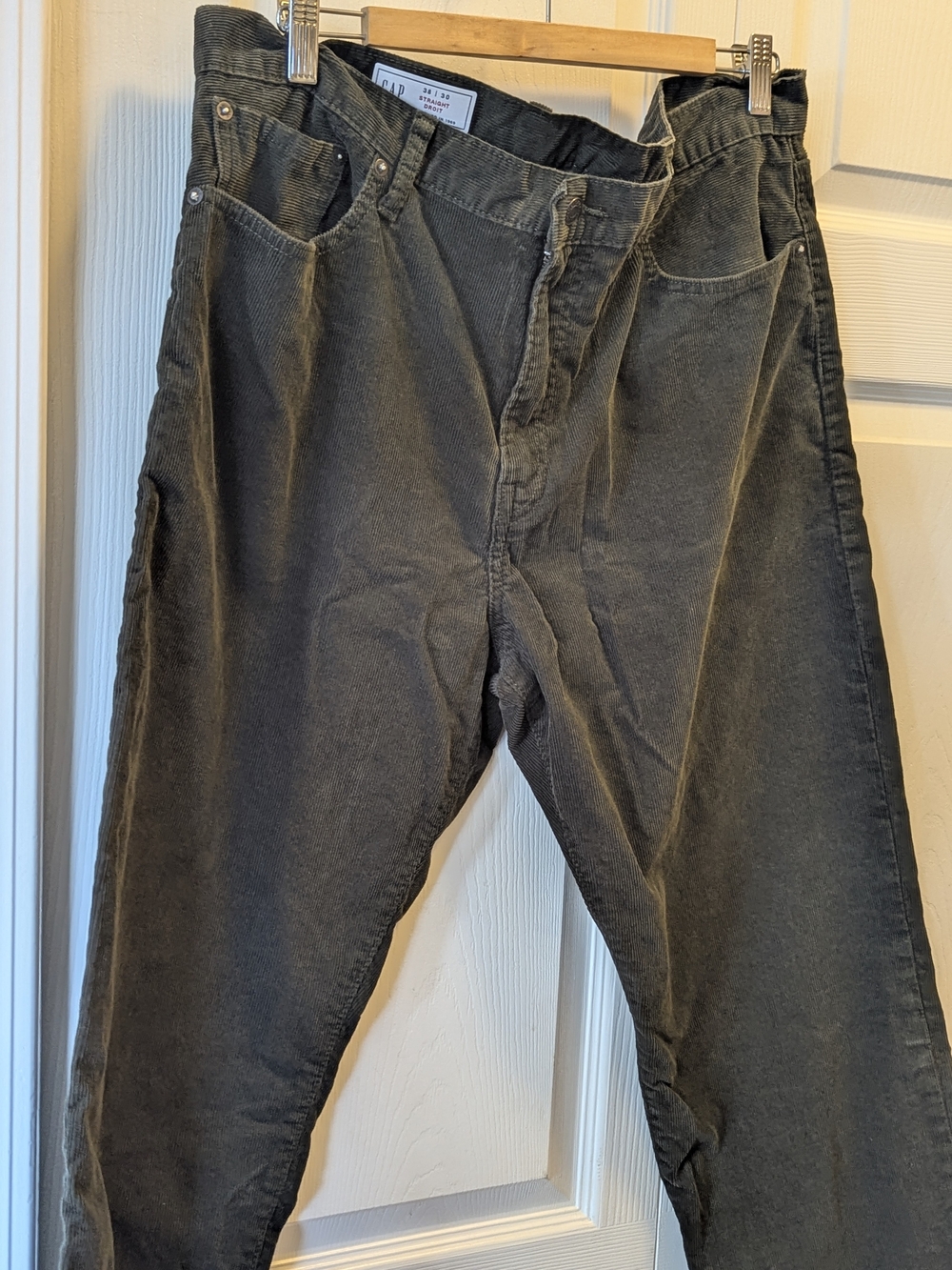 GAP Men's Corduroy Pants in Dark Olive